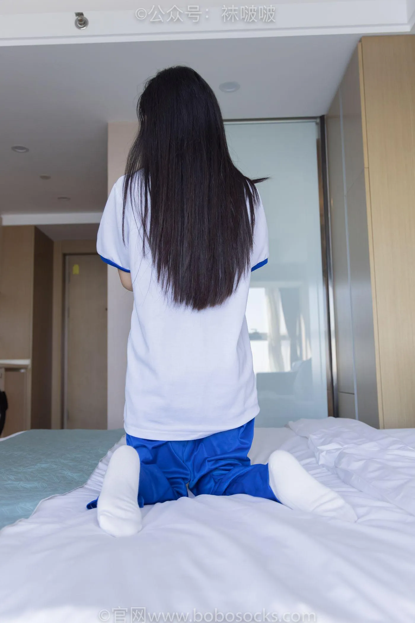 [BoBoSocks袜啵啵]NO.039 小奶熊-校服、vans帆布鞋、短白棉袜、裸足 [154P]插图
